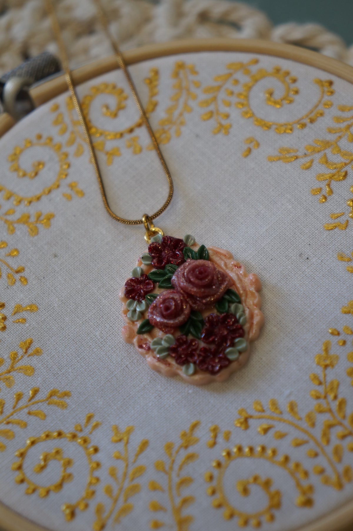 Colar Camafeu Floral
