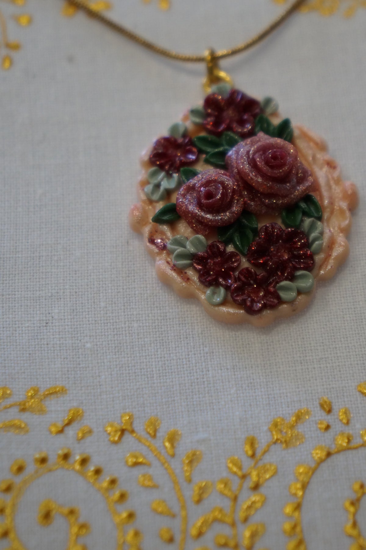 Colar Camafeu Floral