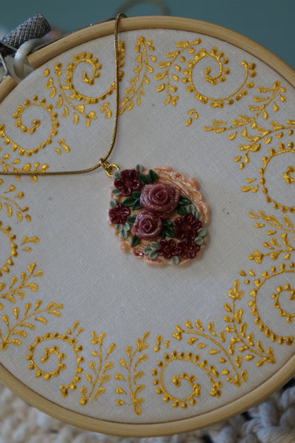 Colar Camafeu Floral