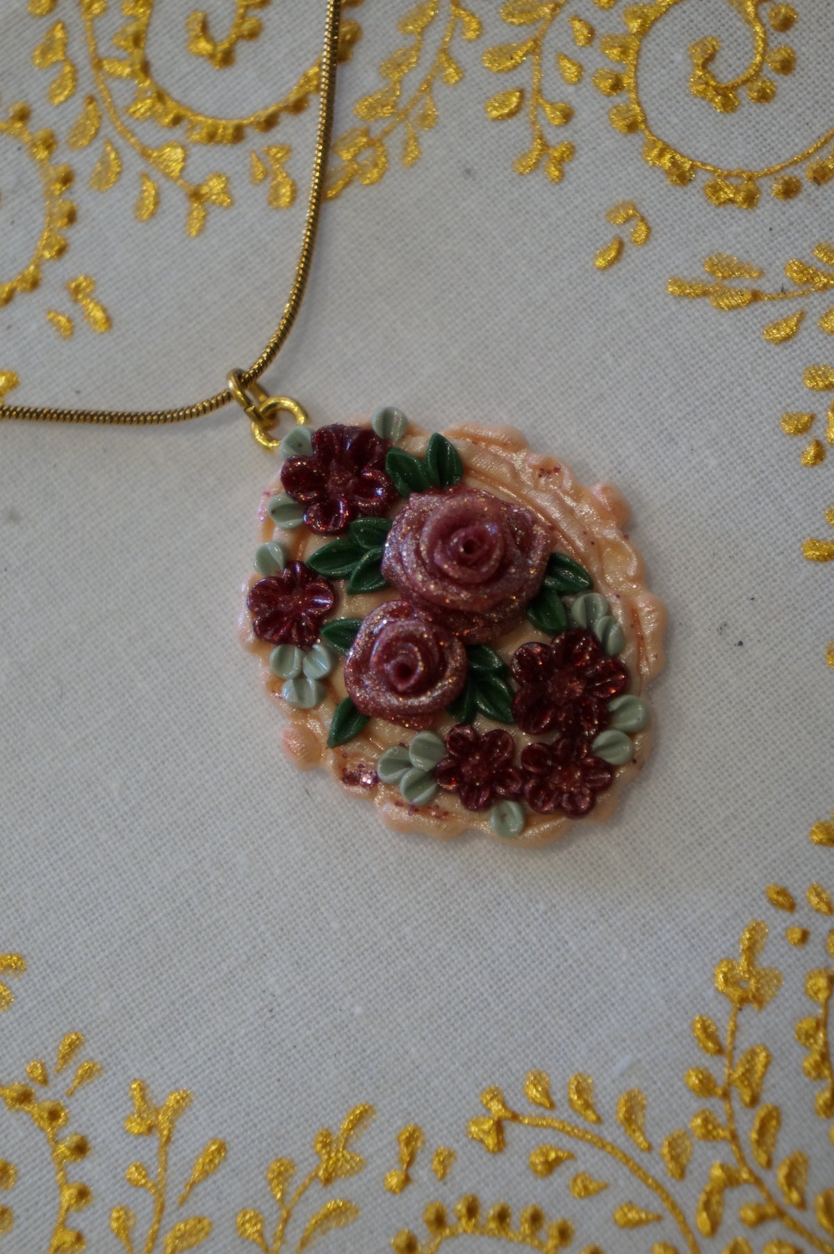 Colar Camafeu Floral